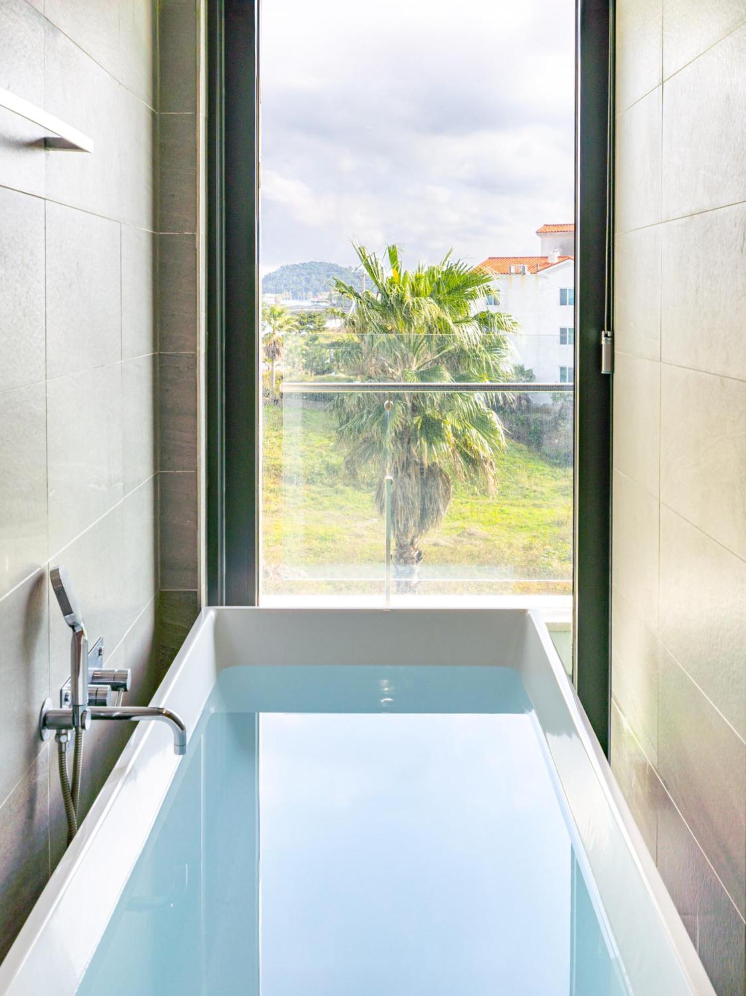 Jeju Attirance Hotel & Poolvilla Szogüpho Kültér fotó